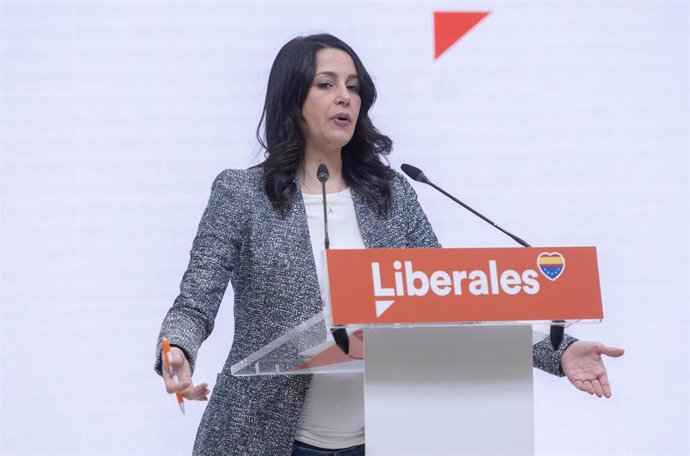 La líder de Cs, Inés Arrimadas, comparece tras el anuncio de elecciones anticipadas en Castilla y León, a 20 de diciembre de 2021, en Madrid, (España). 