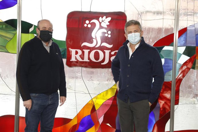 Fernando Ezquerro junto a Álvaro Palacios en la sede del Consejo Regulador.