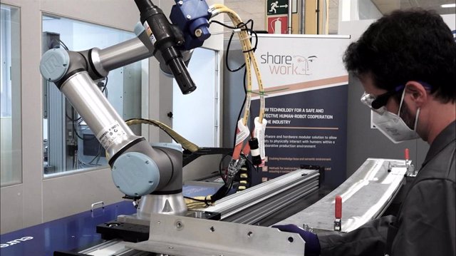 Ensayo de colaboración entre robots y trabajadores en Alstom