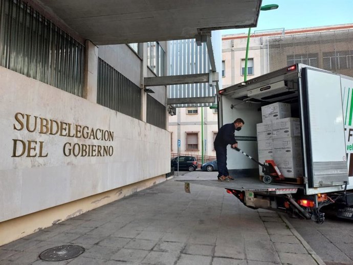 La Subdelegación del Gobierno en Córdoba recibe las mascarillas para colectivos vulnerables.