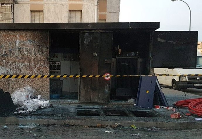 Estado en el que quedó uno de los centros de transformación de Endesa en el Polígono Sur.