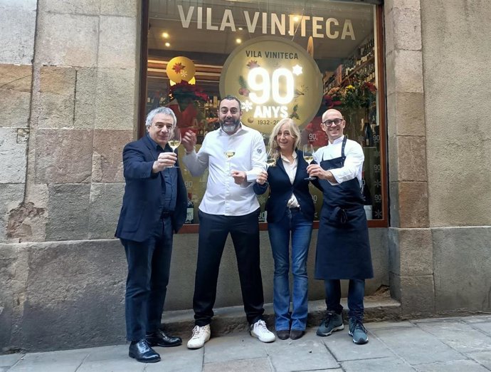 Quim Vila (Vila Viniteca), el cocinero Rafa Zafra, Eva Vila (Vila Viniteca) y el cocinero Marc Gascons