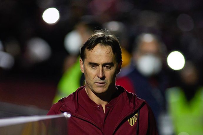 Julen Lopetegui, entrenador del Sevilla, en el passat partit contra l'Atltic de Madrid en el Ramón Sánchez Pizjuán.