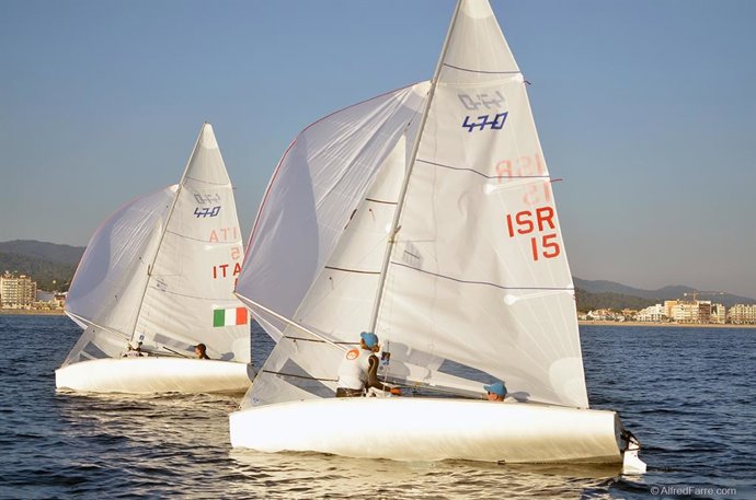 Segundo día de regatas en la Palamós Christmas Race 2021