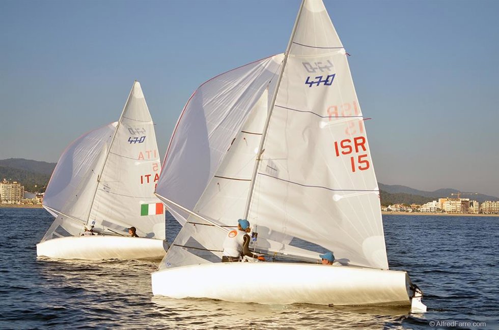 Segundo día de regatas en la Palamós Christmas Race 2021
