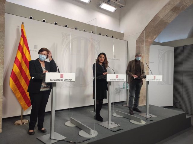 La secretària de Salut Pública, Carmen Cabezas, la portaveu del Govern, Patricia Plaja, i el conseller de Salut, Josep Maria Argimon