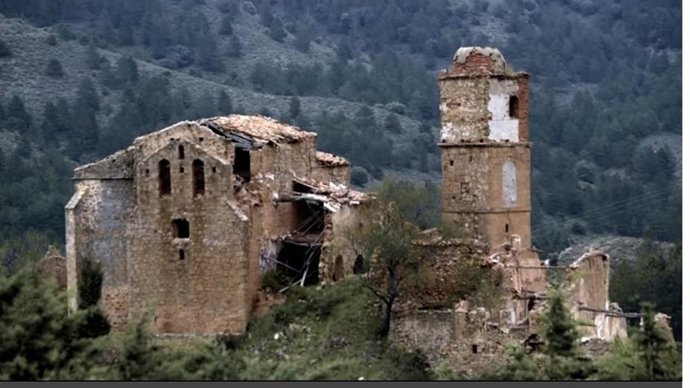 Pueblo de Turruncún con imagen del corto 'El hombre que se negó a irse' ganador del SET La Rioja