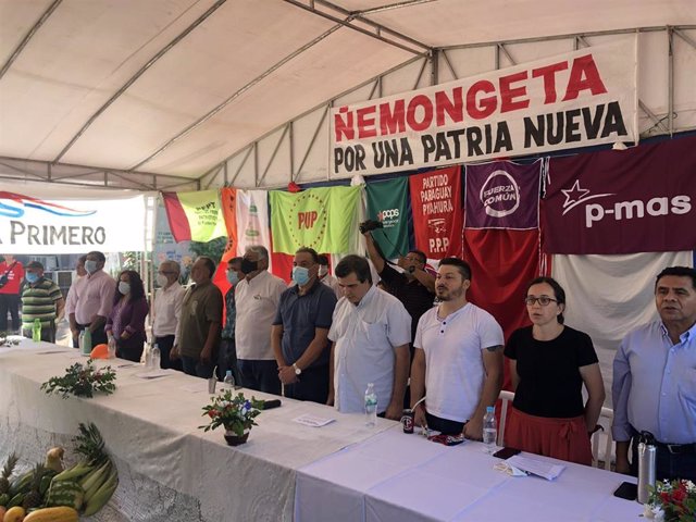 Acto de partidos de izquierda y organizaciones sociales de Paraguay de cara a formar una coalición electoral