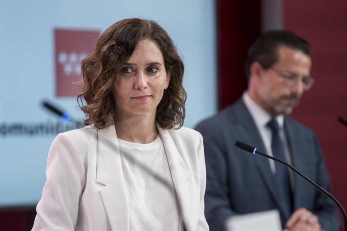Archivo - La presidenta de la Comunidad de Madrid, Isabel Díaz Ayuso, durante una rueda de prensa posterior a la reunión del Consejo de Gobierno, en la Real Casa de Correos, a 1 de septiembre de 2021, en Madrid (España). Dos de los temas más relevantes 