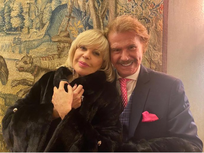 Bárbara Rey y Edmundo Arrocet han confirmado su relación sentimental