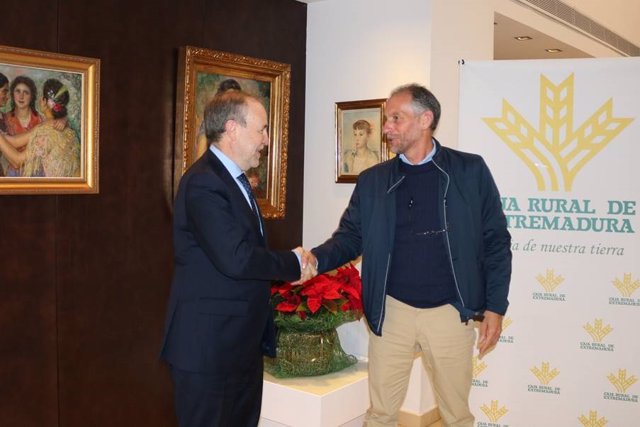 Caja Rural de Extremadura y el Club Maratón Badajoz renuevan su colaboración