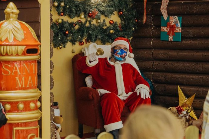 Tras Papá Noel llegará al centro comercial el Paje Real que, hasta el 4 de enero, recogerá las cartas de los pequeños para entregárselas al mismo Cortejo Real del Distrito San Pablo-Santa Justa, que visitará Los Arcos el 4 de enero de 17,00 a 19,00 hora