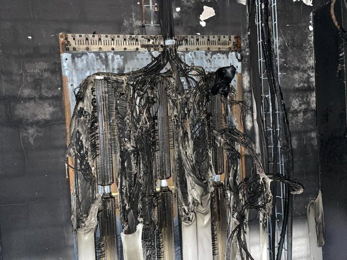 Estado de la estación de Massalfassar tras el incendio