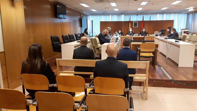 Archivo - Agentes de la Policía Nacional acusados de golpear a un joven en las fiestas de Leganés.