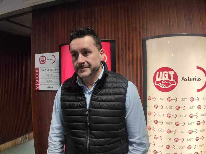 El secretario general de UGT Asturias, Javier Fernández Lanero.