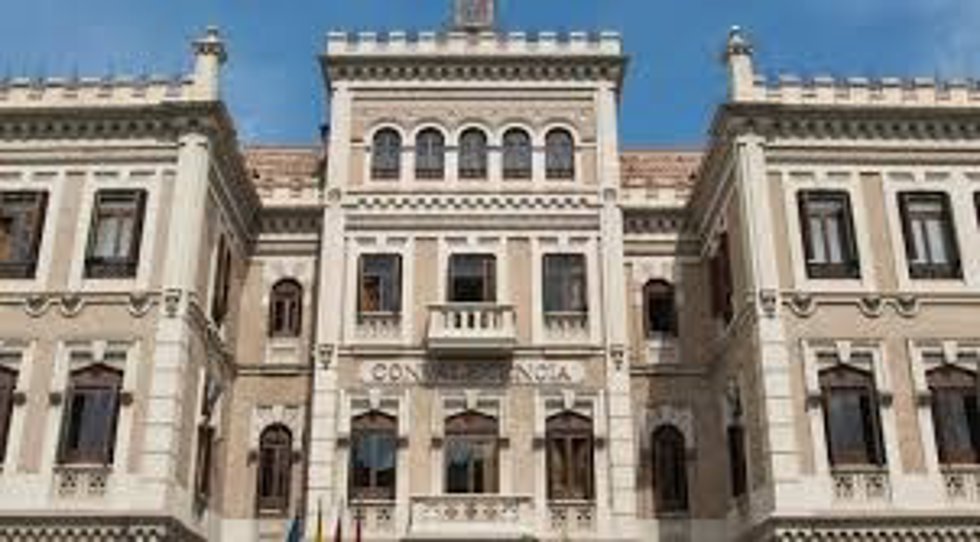 Fachada de la Convalecencia, sede del rectorado de la UMU