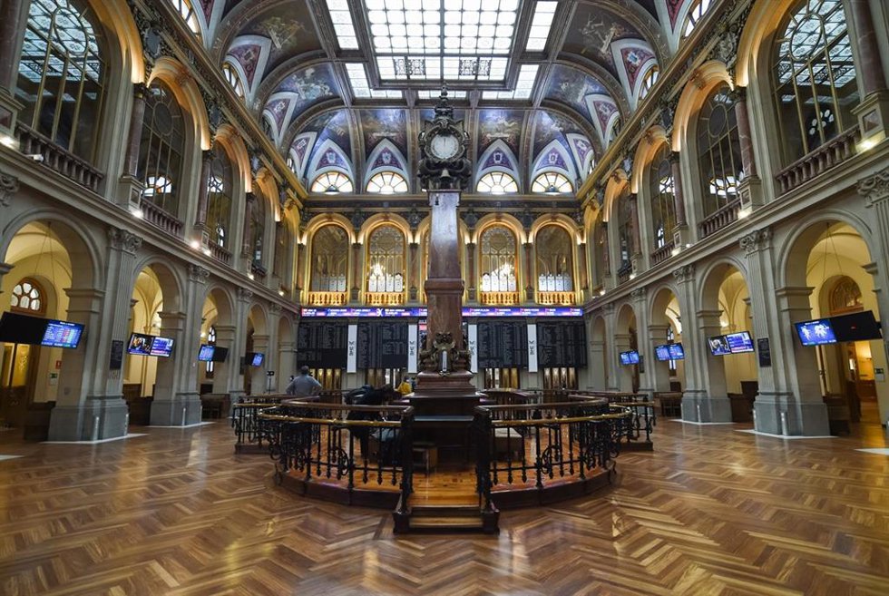 Interior del Palacio de la Bolsa, a 26 de noviembre de 2021, en Madrid, (España).