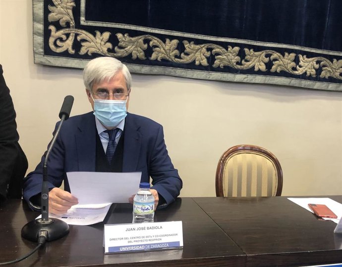 Juan José Badiola durante el acto en el Paraninfo de la Universidad de Zaragoza