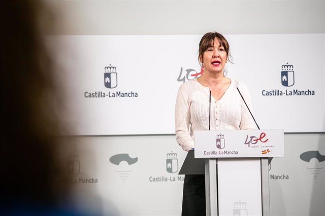 La consejera de Igualdad y portavoz del Gobierno regional, Blanca Fernández,  en rueda de prensa en el Palacio de Fuensalida, para informar sobre los acuerdos del Consejo de Gobierno.