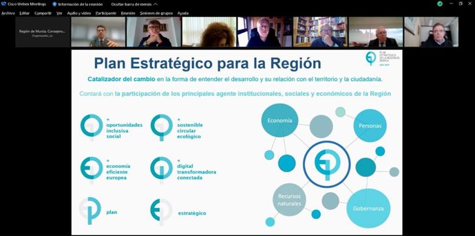 El consejero de Economía, Hacienda y Administración Digital, Luis Alberto Marín, presenta por videoconferencia los 12 ejes iniciales a varios de los agentes sociales y económicos que participan en la elaboración del Plan Estratégico 2021-2027