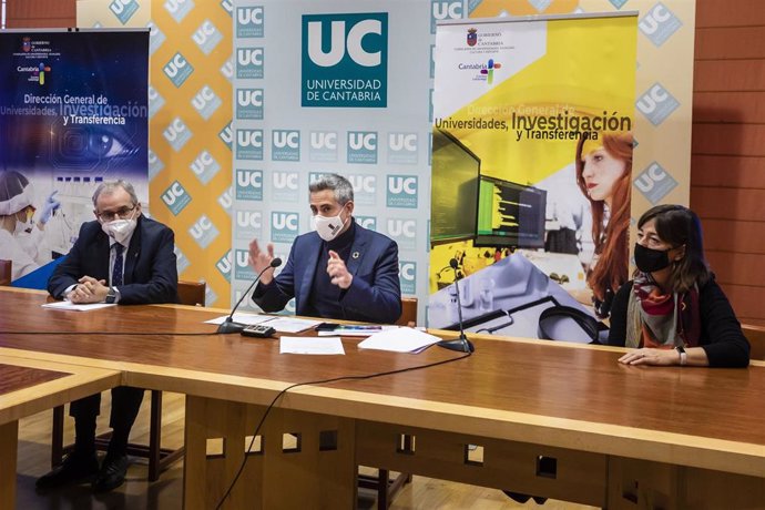 El Vicepresidente Y Consejero De Universidades, Igualdad, Cultura Y Deporte, Pablo Zuloaga; El Rector De La UC, Ángel Pazos, Y La Directora General De Fondos Europeos, Paz Díaz, presentan el Plan Complementario En Ciencias Marinas De Cantabria