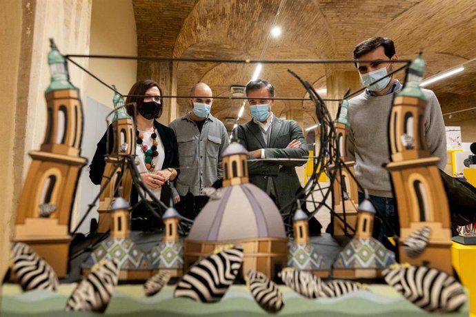 Los antiguos depósitos del Pignatelli, en Zaragoza, exhiben 34 maquetas de carrozas de cabalgatas