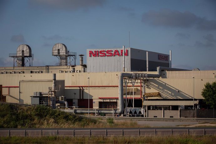 Archivo - Exterior de la fábrica de Nissan en la Zona Franca de Barcelona