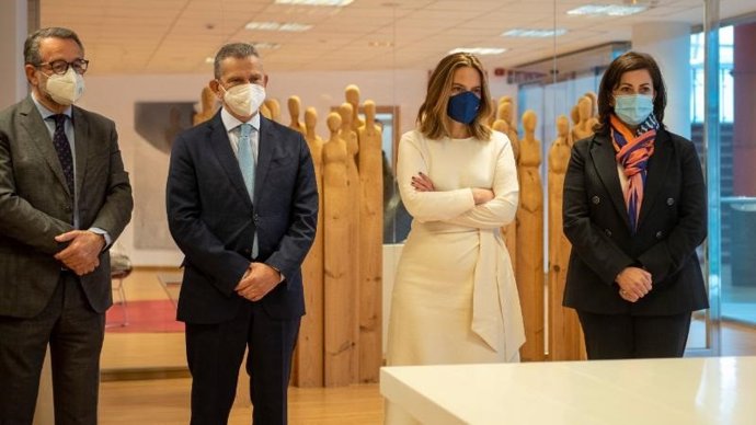 Würth España adquiere dos parcelas por 2,3 millones de euros en el polígono industrial de 'El Sequero' en La Rioja. Al acto de firma ha acudido, entre otras personas, la presidenta Concha Andreu