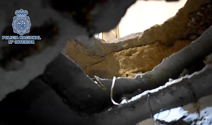 Archivo - VÍDEO: Desmantelada una banda que robó en joyerías de Madrid y La Coruña por el método del butrón