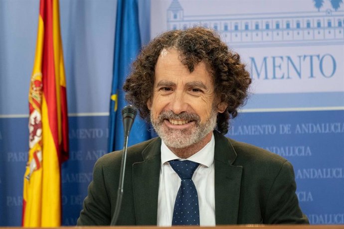 El portavoz adjunto del PP en el Parlamento de Andalucía, Pablo Venzal, este martes en rueda de prensa.