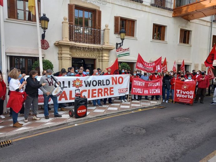 Trabajadores del Tivoli World en la manifestación de este martes 21 de diciembre
