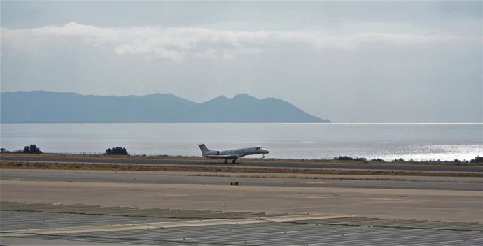 Archivo - Aeropuerto de Almería.