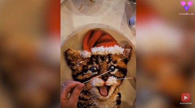 Una artista belga crea retratos navideños con comida