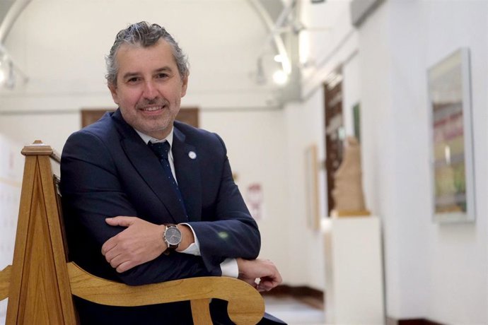 El nuevo decano de Filología de la US, José Javier Martos Ramos.