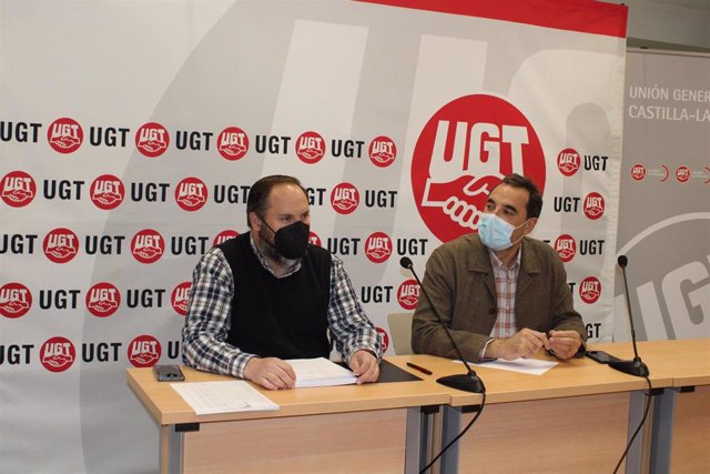 Los responsables de UGT C-LM en rueda de prensa.