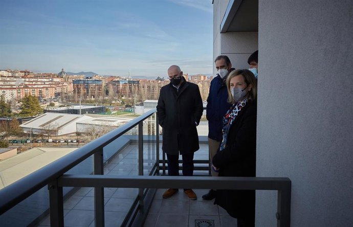 El vicepresidente Aierdi visita una promoción de vivienda pública recién finalizada en Arrosadía