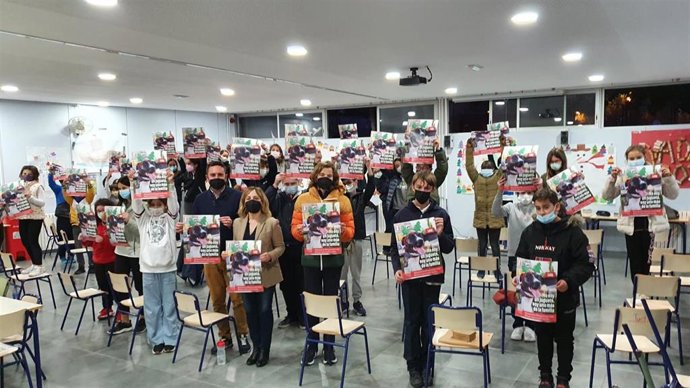 Paterna lanza una campaña entre escolares para evitar el abandono de mascotas