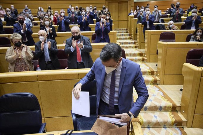 El presidente del Gobierno, Pedro Sánchez, en una Sesión de Control en el Senado, a 21 de diciembre de 2021, en Madrid (España). El Senado celebra su última sesión plenaria del año, en la que previsiblemente, se aprobarán los Presupuestos Generales del 