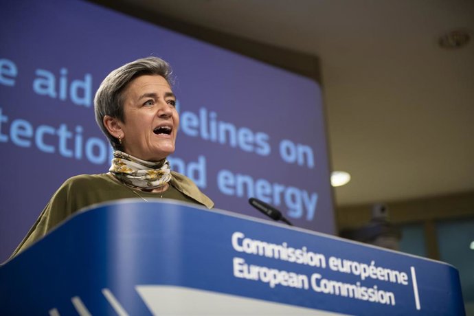 HANDOUT - 21 December 2021, Belgium, Brussels: European Commissioner for Europe fit for the Digital Age Margrethe Vestager holds a press conference on the Commission's endorsement of the new Guidelines on State aid for Climate, Environmental protection 