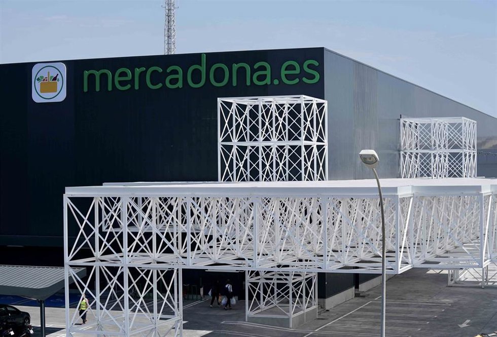 Archivo - Exterior de Colmena almacén para la venta online ubicado en Valncia