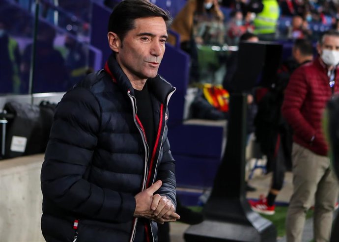 Archivo - Marcelino Garcia, entrenador del Athletic, durante un partido ante el Levante.