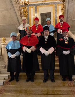 El escritor, académico y actual embajador de Nicaragua en España y Grecia, Carlos Midence, recibe el Doctorado Honoris Causa Global, en un acto académico celebrado en el Palacio de Santoña, en Madrid.
