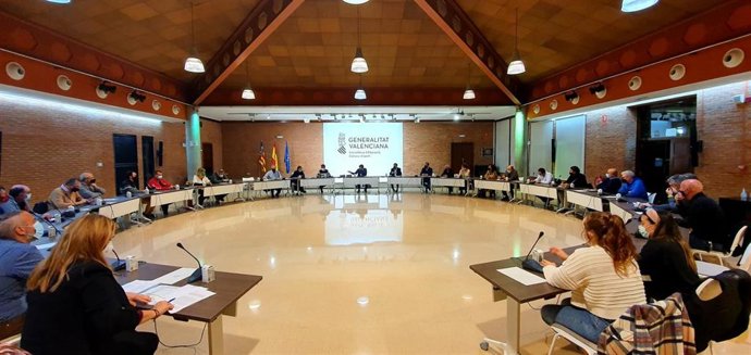 El conseller de Educación, Vicent Marz, se reúne con las federaciones deportivas valencianas para mejorar la implantación de las enseñanzas deportivas en FP