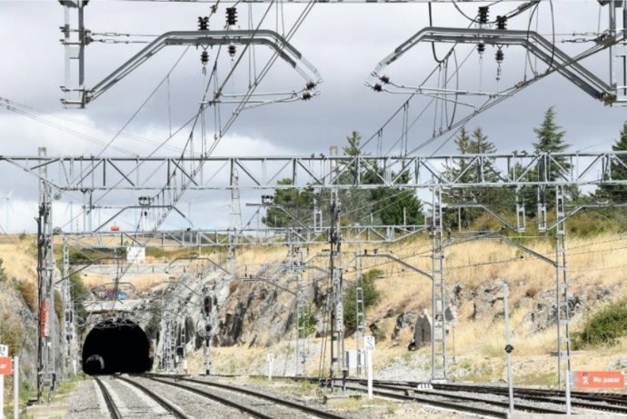 Les obres de millora del sistema d'electrificació de Catalunya i Aragó 