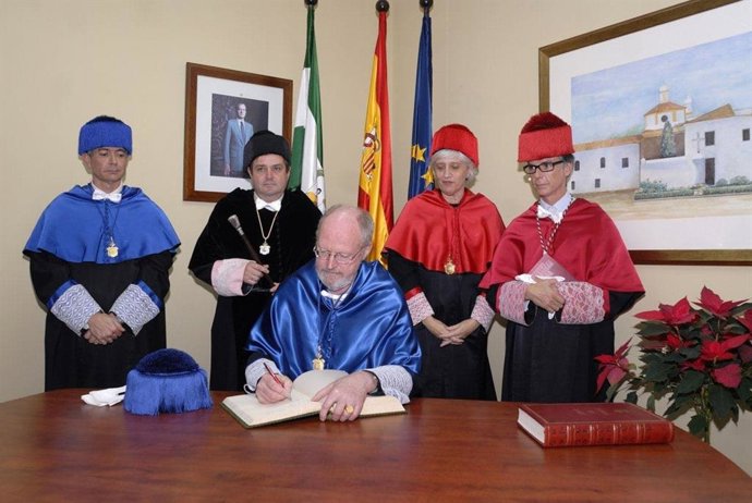 El profesor Robert Grubbs, en la UHU.