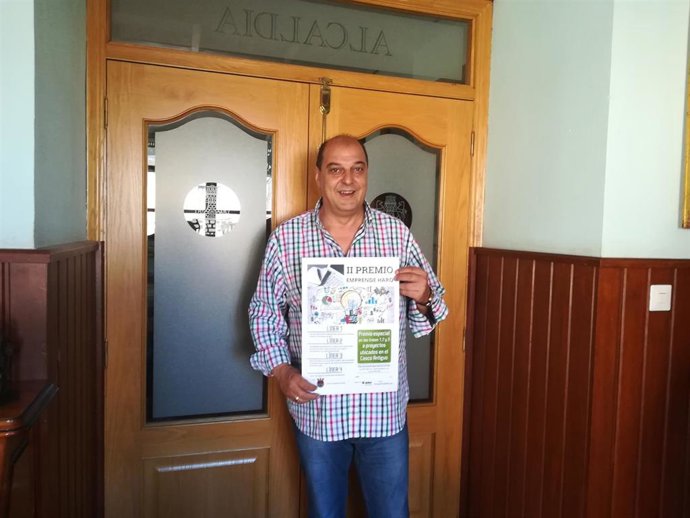 Archivo - Leopoldo García informa sobre el II premio Emprende