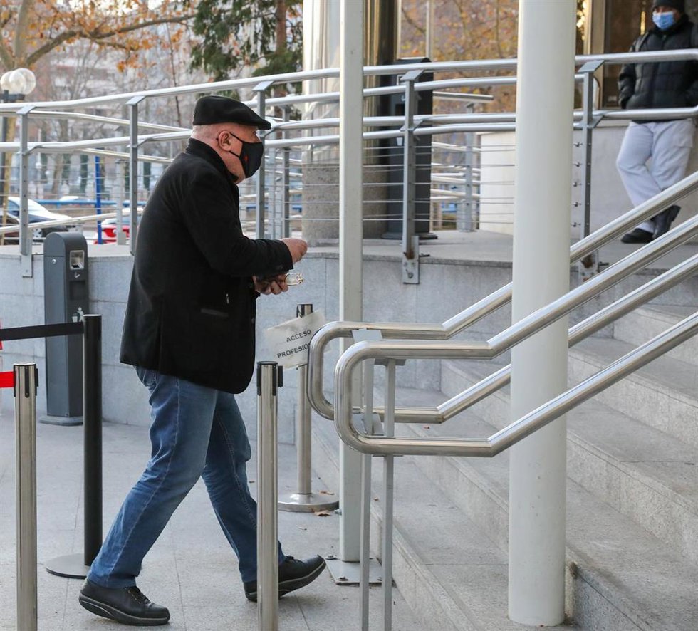 El comisario jubilado José Manuel Villarejo acude a declarar por la 'guerra de comisarios' en los Juzgados de Plaza de Castilla.