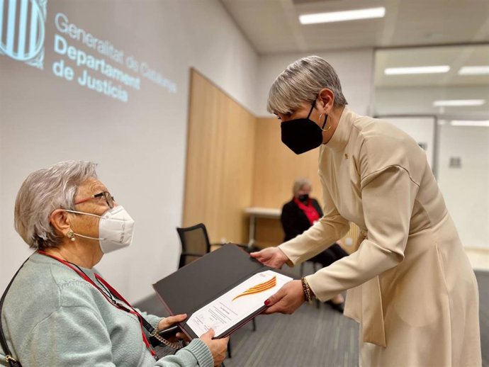 La consellera Ciuró durante la entrega de diplomas