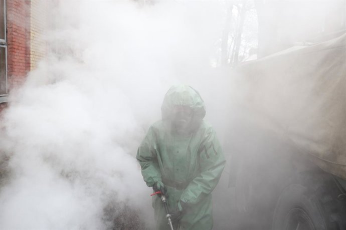 Archivo - Arxiu - Tasca de desinfecció a Rússia durant la pandmia del coronavirus