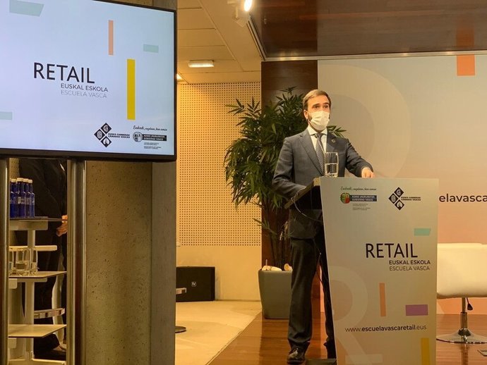 El consejero de Turismo, Comercio y Consumo, Javier Hurtado